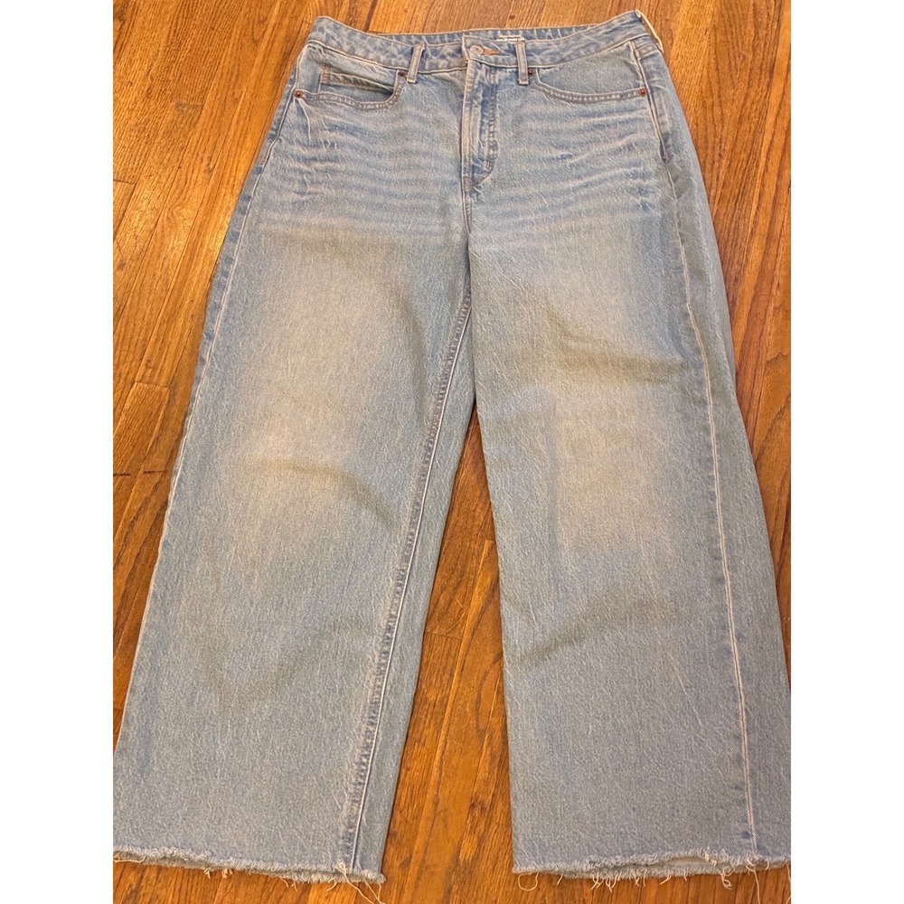 Old Navy Extra High-Rise Sky-Hi Wide-Leg Jeans Light Wash Raw Hem Size 8
